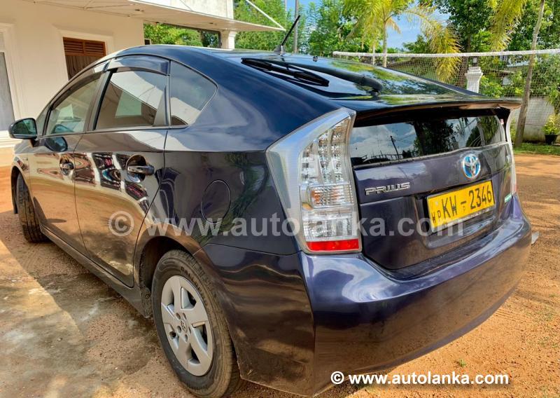 Toyota Prius Hybrid 2013 104000 4475000 used 1790