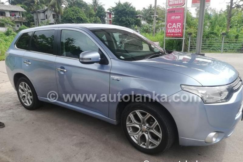 Mitsubishi Outlander 2013