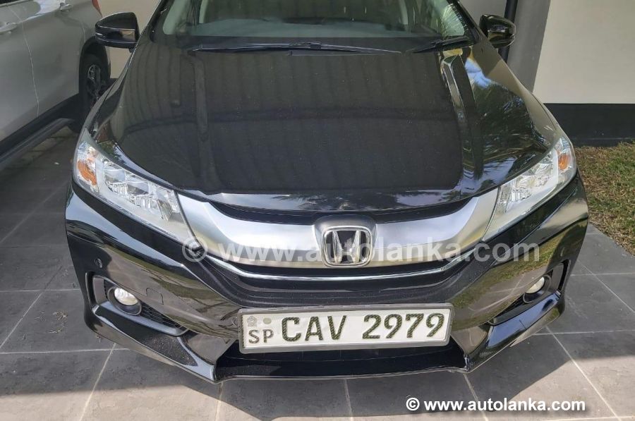 Honda Grace Hybrid 2015
