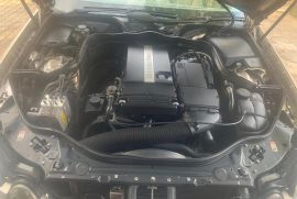 Mercedes-Benz / E200 Kompressor