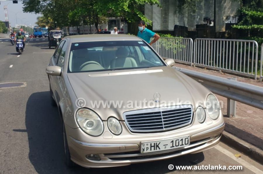 Mercedes-Benz / E200 Kompressor