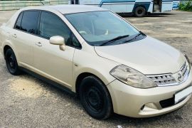 Nissan Tiida 2012