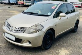 Nissan Tiida 2012