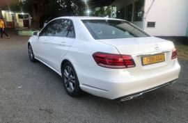 MERCEDES BENZ 2013 E220 CDI SE AUTOMATIC 51000 KI