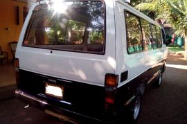 Toyota Hiace LH61