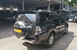 Mitsubishi Montero - 2013
