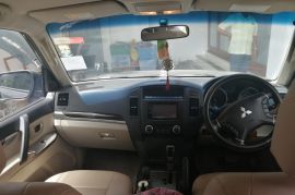 Mitsubishi Montero - 2013