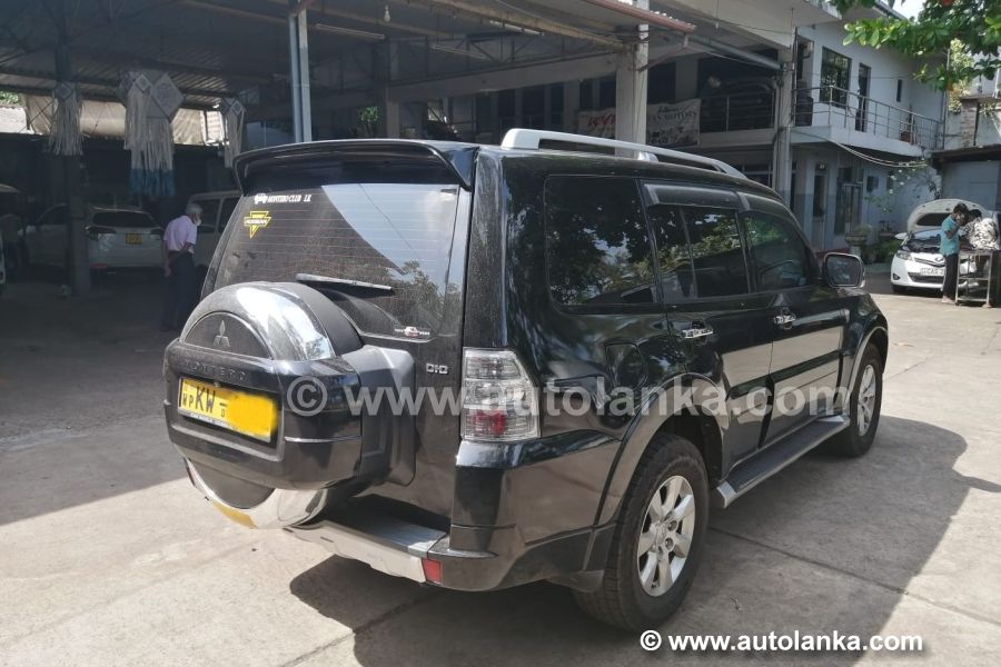 Mitsubishi Montero - 2013