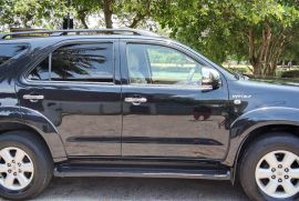 Black Toyota Fortuner 2.7 Petrol for sale