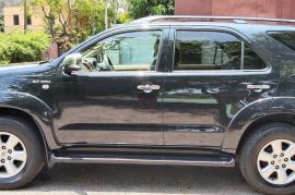 Black Toyota Fortuner 2.7 Petrol for sale