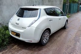 Nissan Leaf 2013 AZEO Model