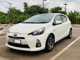 2013, Toyota, Aqua Hybrid, Used