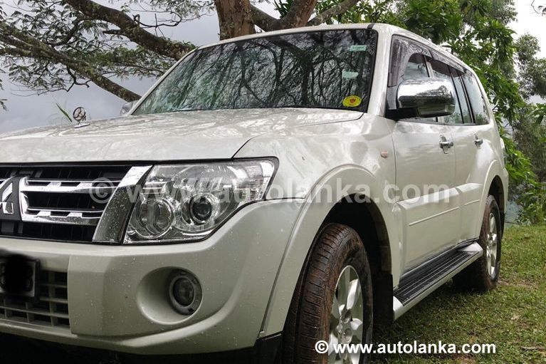 MITSUBISHI MONTERO V98