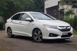 Honda grace car for immediate sale 