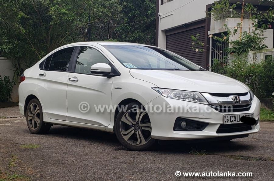Honda grace car for immediate sale