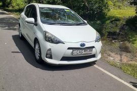 Toyota Aqua S limited 2012