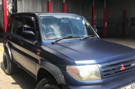 Mitsubishi Pajero IO Jeep 4x4